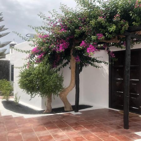 Villa Mare Bella Chao sea view private heated solar pool AC Puerto del Carmen  Esterno foto